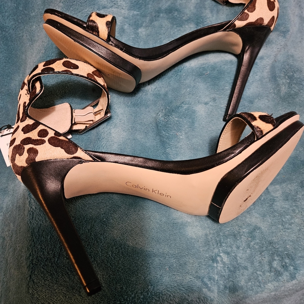 Calvin Klein Leopard Print Ankle Strap Sandals - Picture 7 of 8